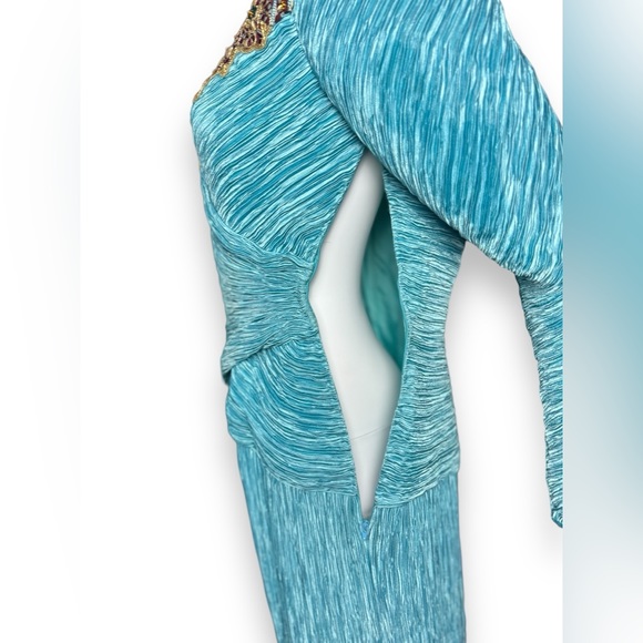 Mary McFadden Couture Long-sleeve Turquoise Pleated Accordion Gown - Picture 10 of 15
